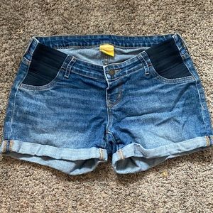 Old Navy Shorts - Maternity. Size 4.